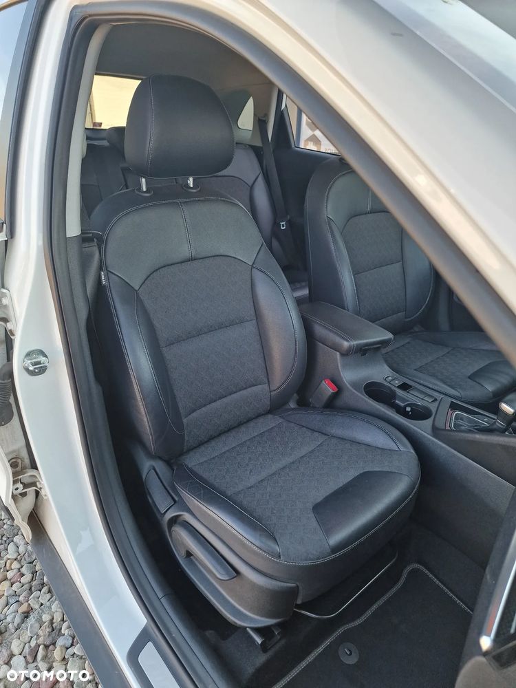 Kia Niro 1.6 GDI Hybrid Business Line - 32