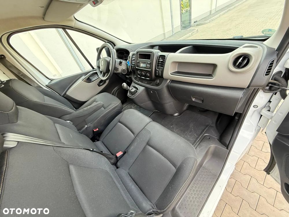 Renault Trafic - 32