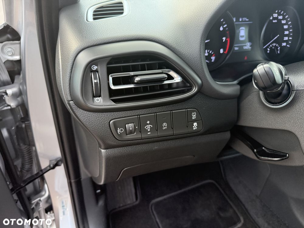 Hyundai i30 Kombi 1.5 T-GDI 48V-Hybrid Intro - 15