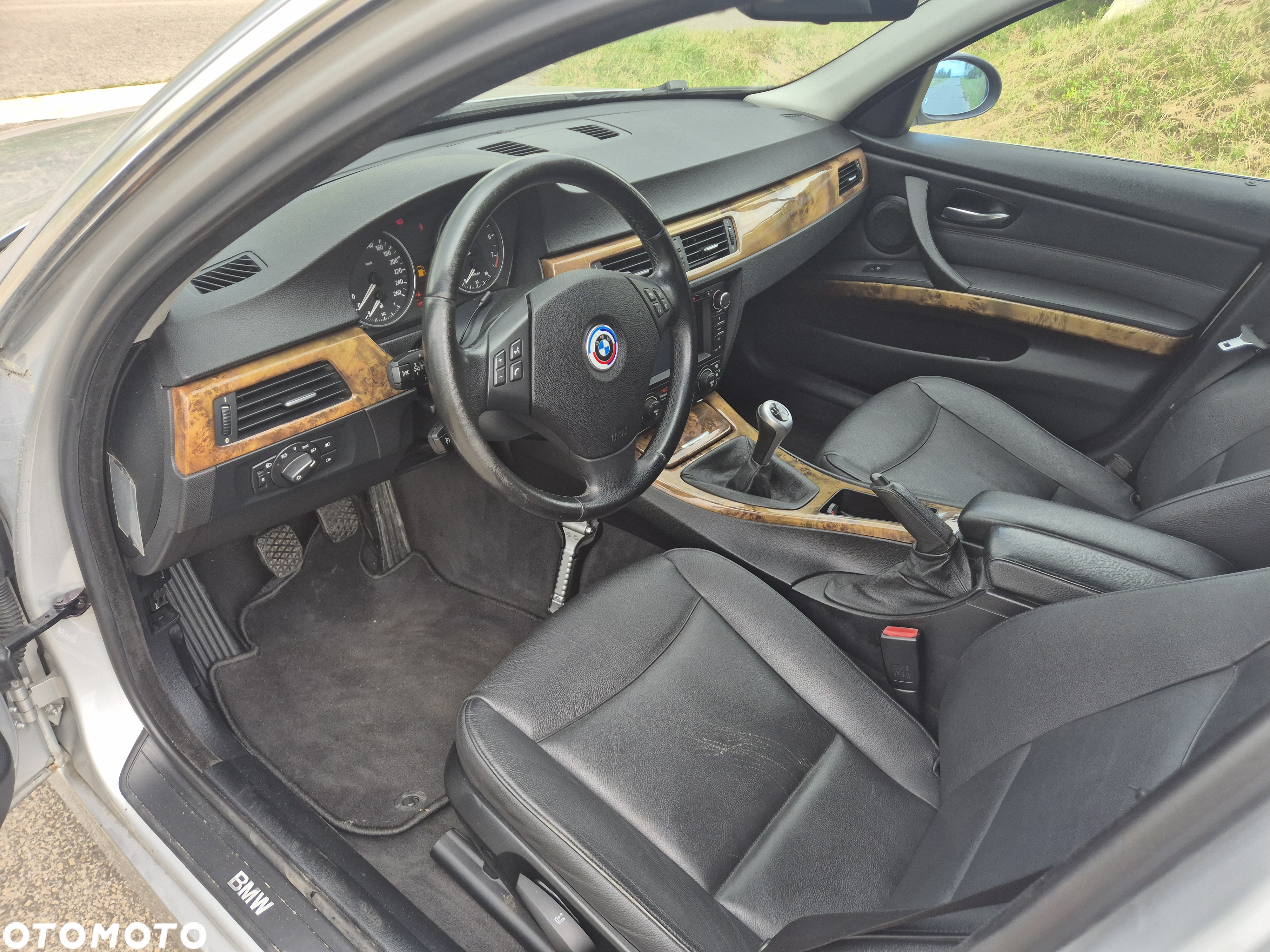 BMW Seria 3 325i Touring - 11