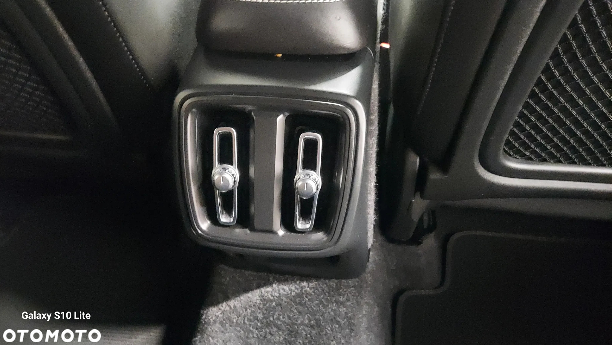 Volvo XC 40 D3 R-Design - 13