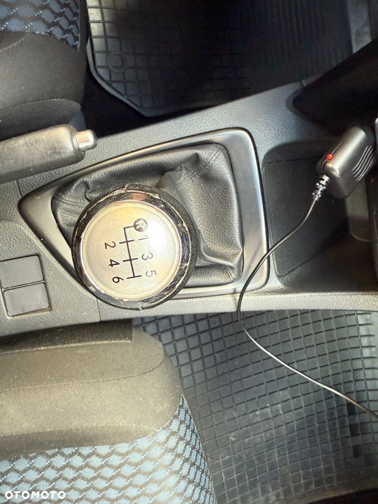 Toyota Auris 1.33 VVT-i Active - 17