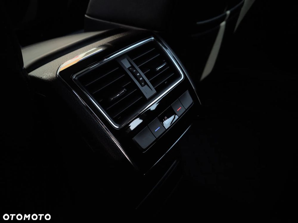 Skoda Superb 2.0 TDI Style - 24