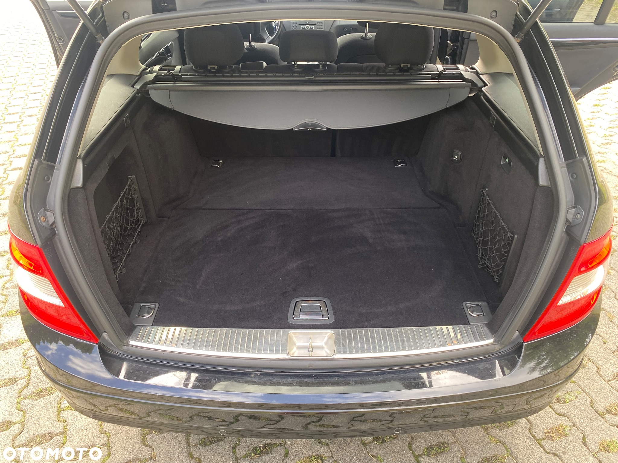 Mercedes-Benz Klasa C 180 T Kompressor BlueEFFICIENCY Elegance - 16