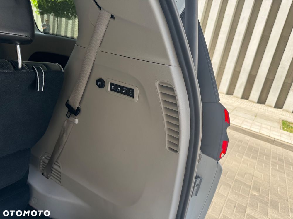 Chrysler Pacifica - 24