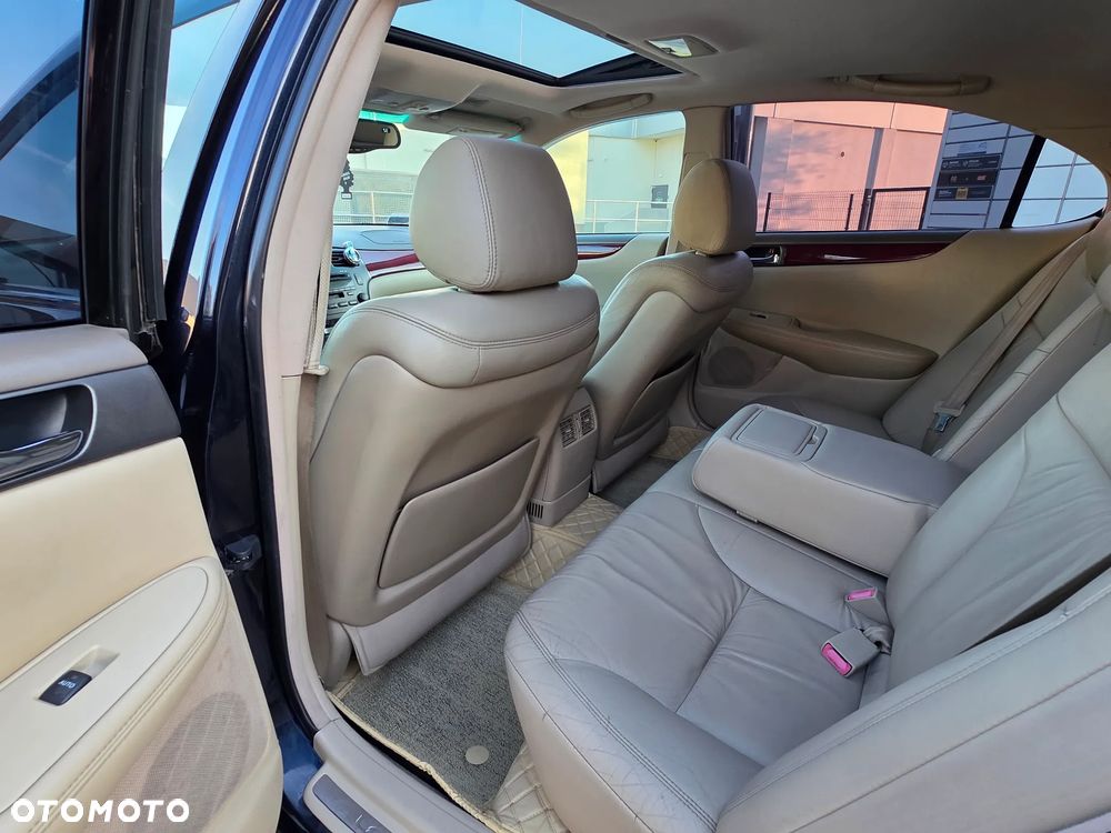 Lexus ES Standard - 8