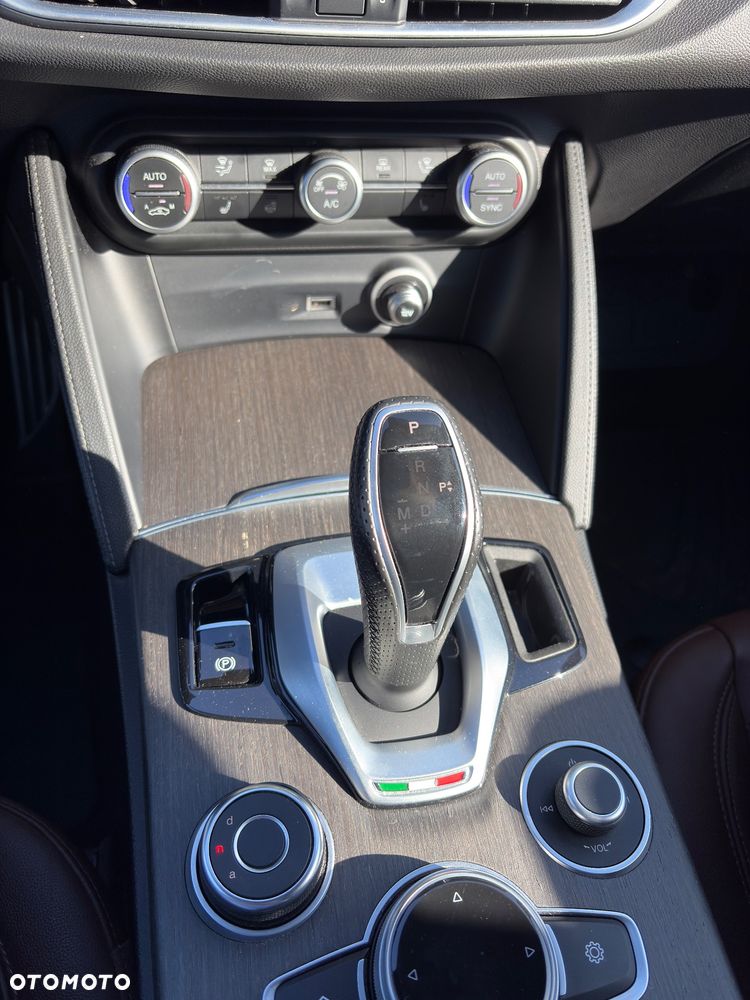 Alfa Romeo Stelvio 2.0 Turbo TI Q4 - 7