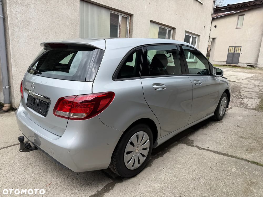 Mercedes-Benz Klasa B 180 (BlueEFFICIENCY) 7G-DCT - 4