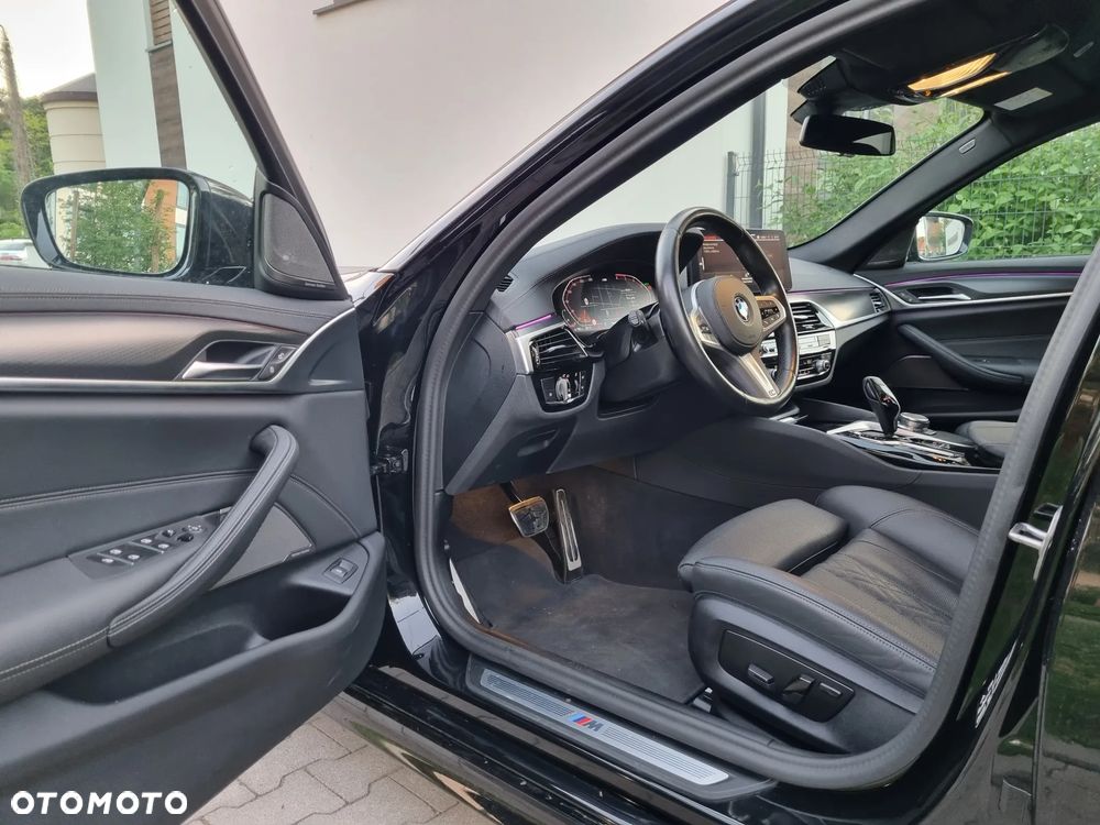 BMW Seria 5 520d xDrive MHEV M Sport sport - 5