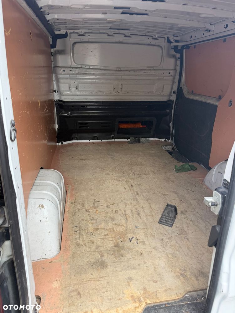 Nissan NV300 - 7