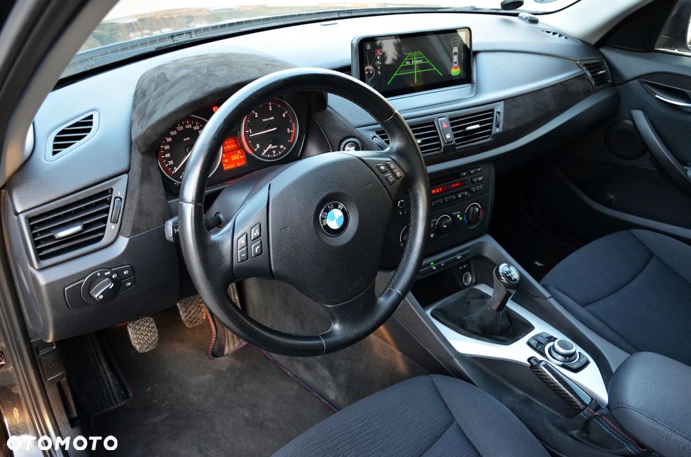 BMW X1 sDrive18d Sport Line - 28