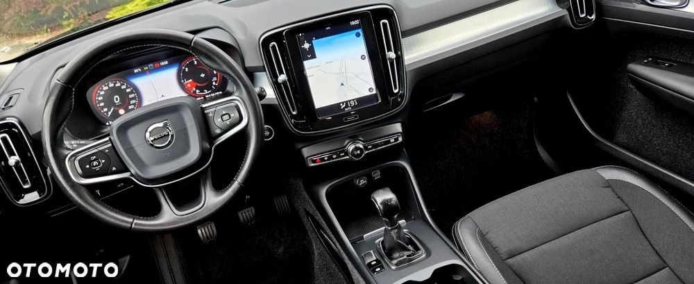 Volvo XC 40 D3 Momentum Pro - 31