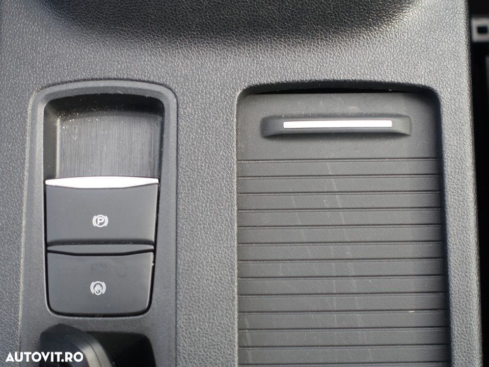 Ford Kuga - 35