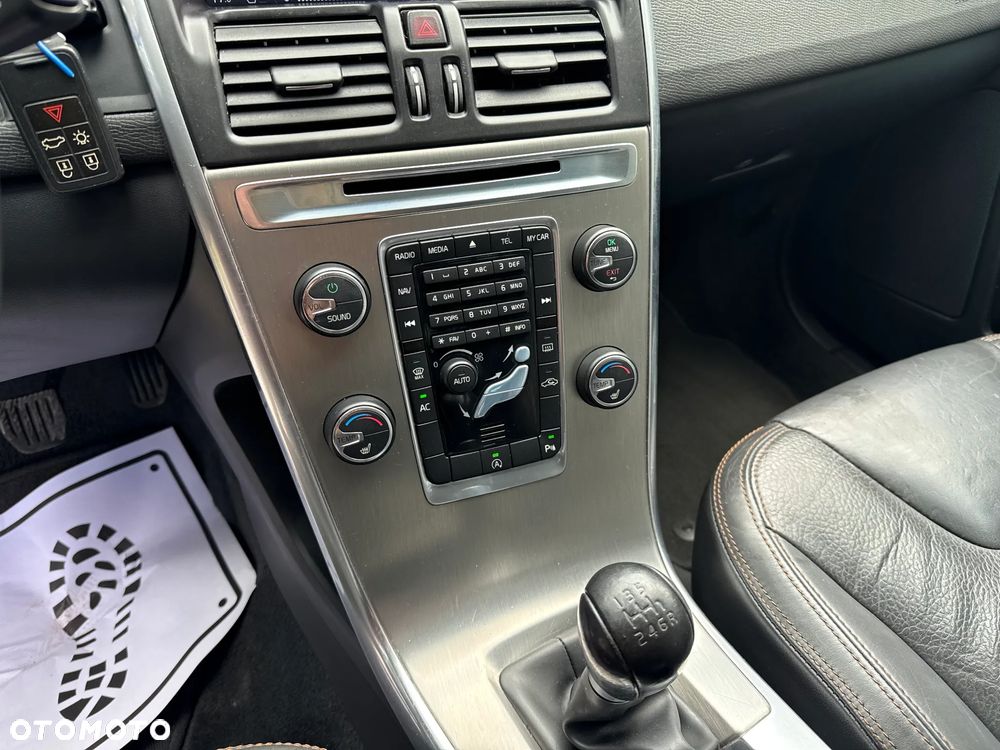 Volvo XC 60 D4 Summum - 32