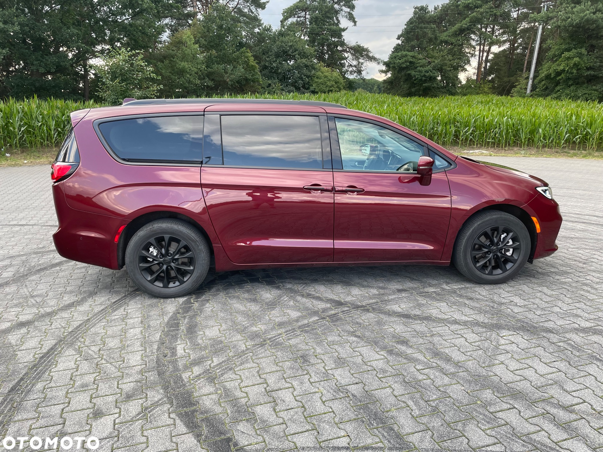 Chrysler Pacifica - 2