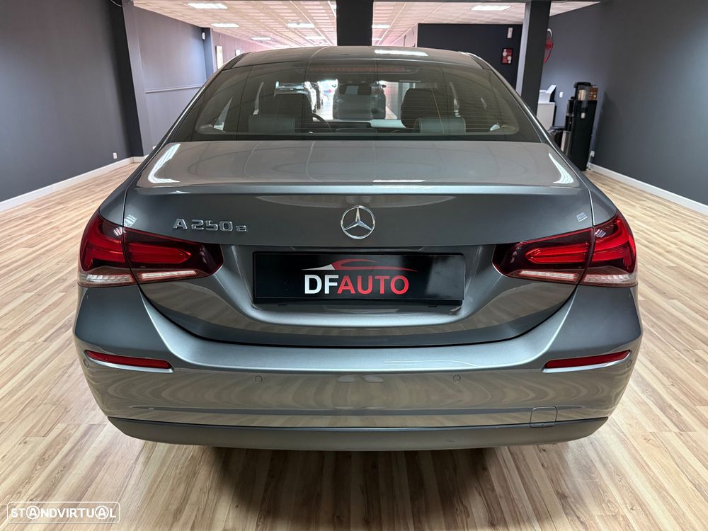 Mercedes-Benz A 250 Limousine e 8G-DCT AMG Line - 7