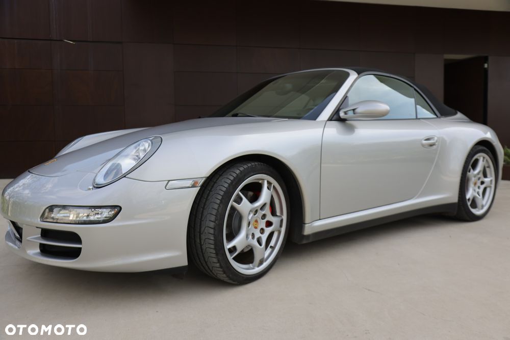 Porsche 911 Carrera 4S - 18