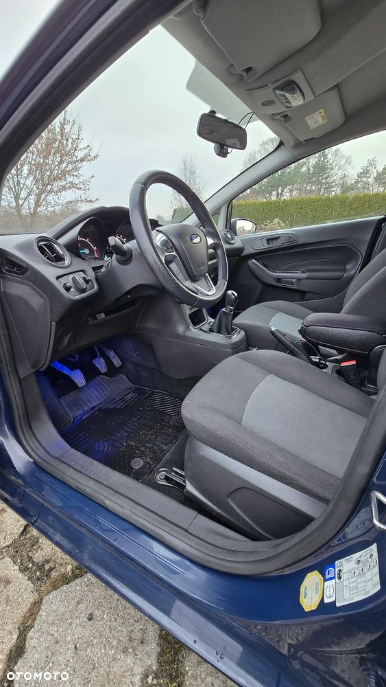 Ford Fiesta 1.5 TDCi Ambiente - 14