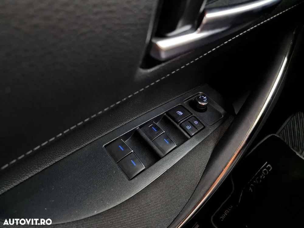 Toyota Corolla 1.8 Hybrid Business Edition - 25