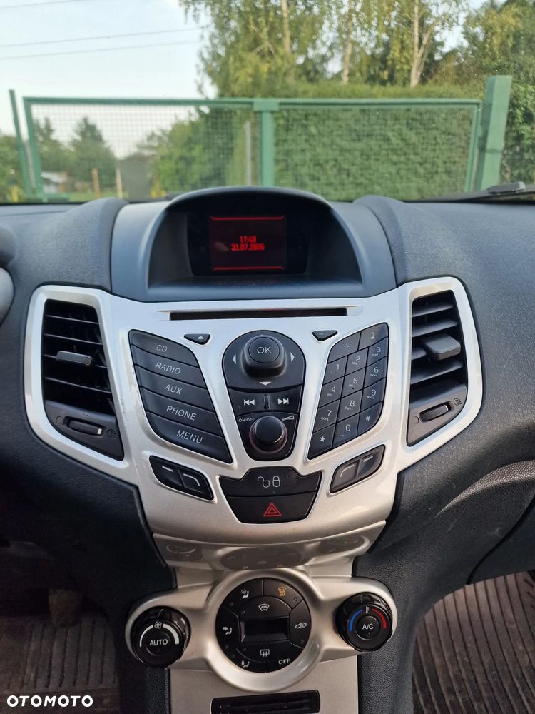 Ford Fiesta - 22