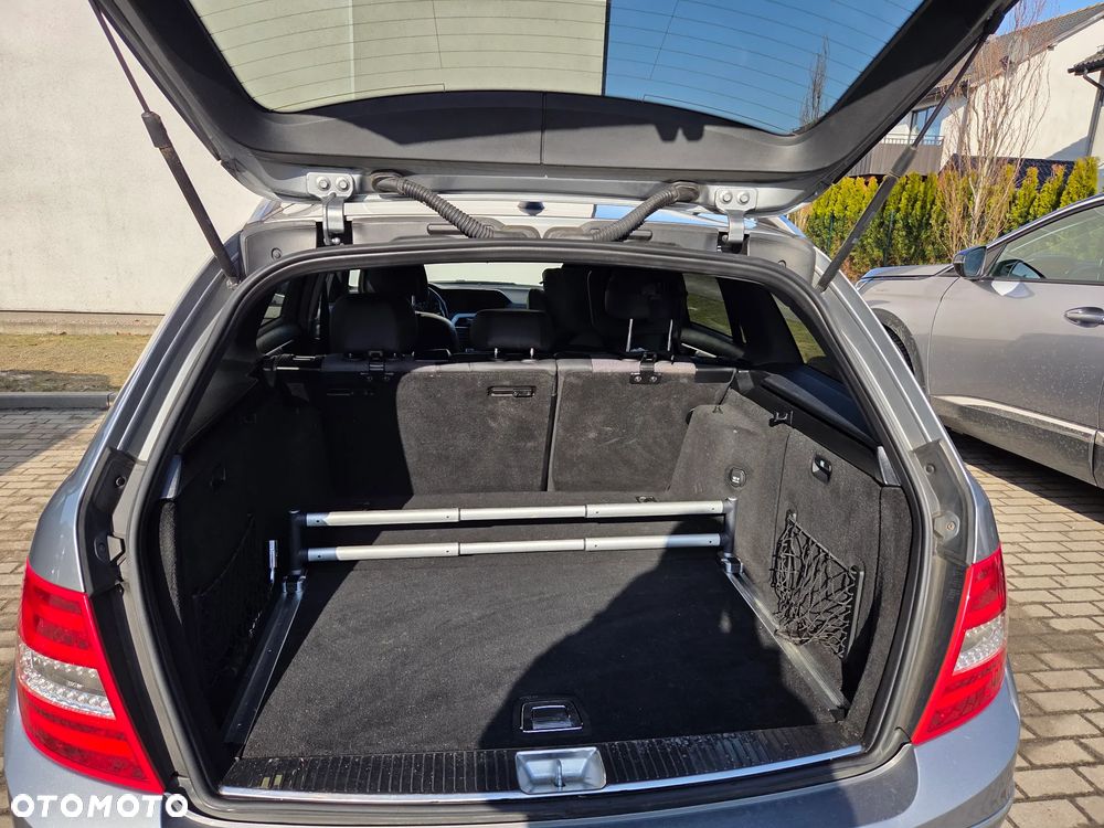 Mercedes-Benz Klasa C 200 CDI DPF (BlueEFFICIENCY) 7G-TRONIC Avantgarde - 13