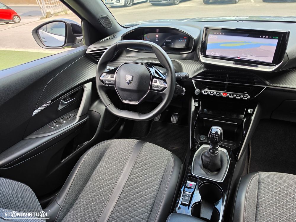 Peugeot 2008 1.2 PureTech Allure — fotografia 42