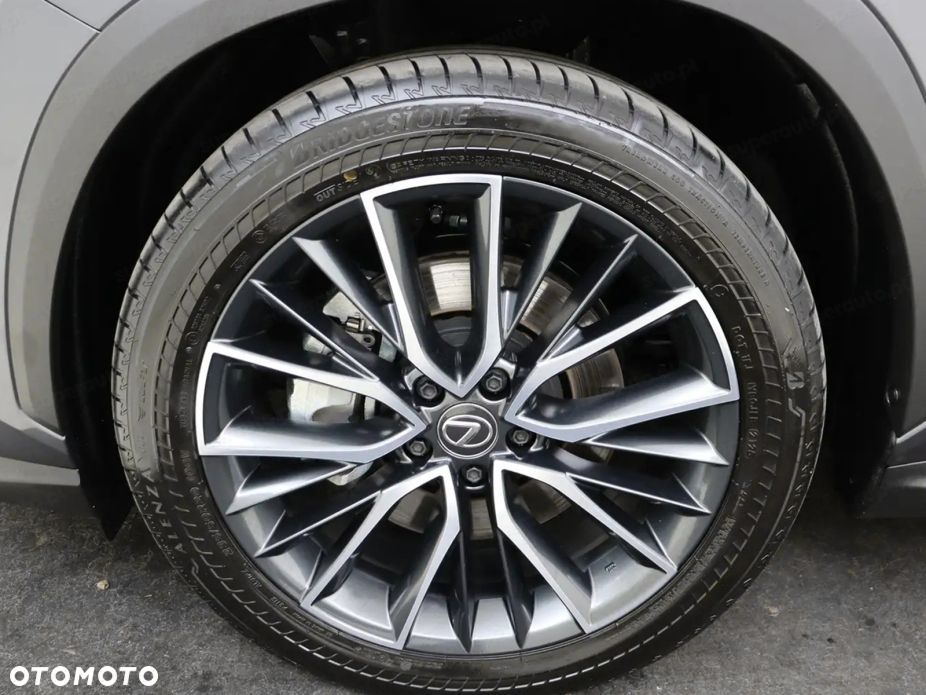 Lexus NX - 14