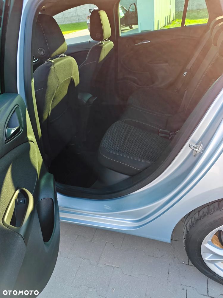 Opel Astra 1.6 CDTI Dynamic S&S - 30