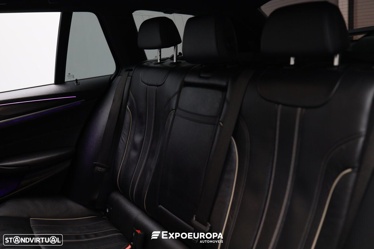 BMW 520 d Pack Desportivo M Auto - 35