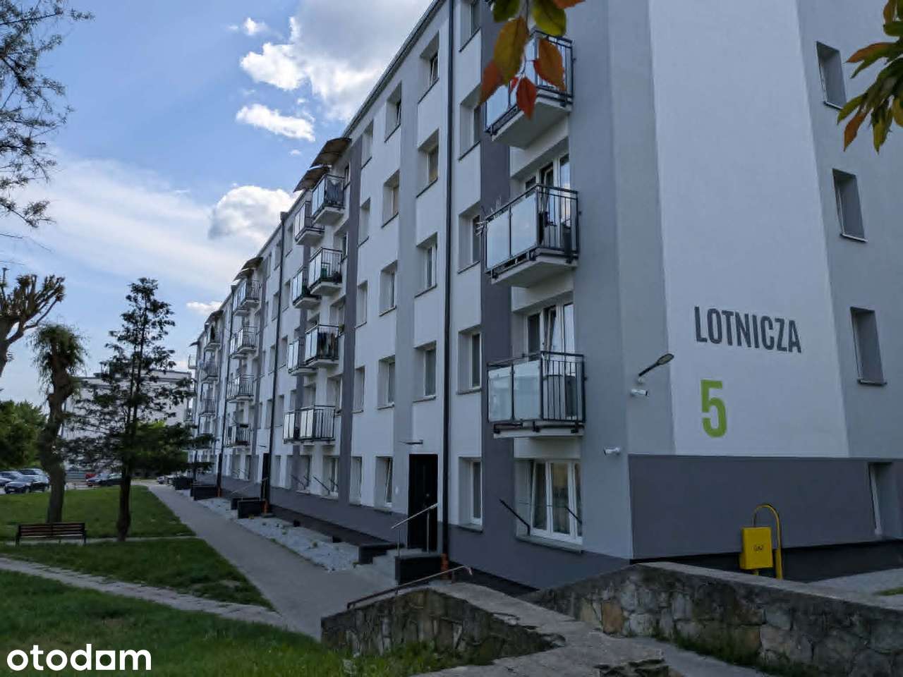 Mieszkanie z balkonem i piwnicą w bloku