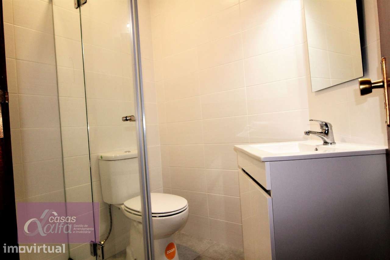 Quarto  com wc privado para rapariga estudante  Av. Marquês de Pomb... - Grande imagem: 3/10