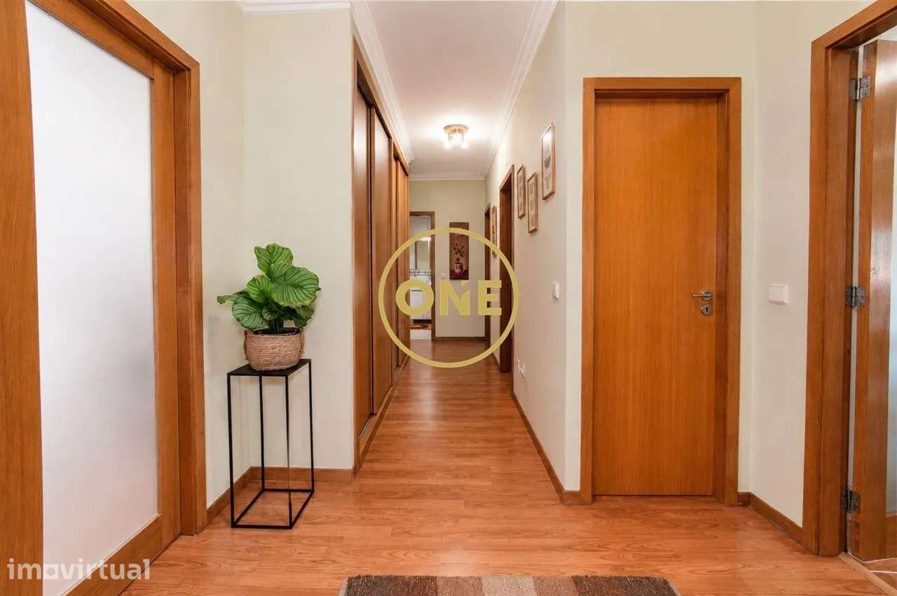Apartamento T3 com Garagem e Duas Frentes, Junto à Nacional 206! - Grande imagem: 2/17