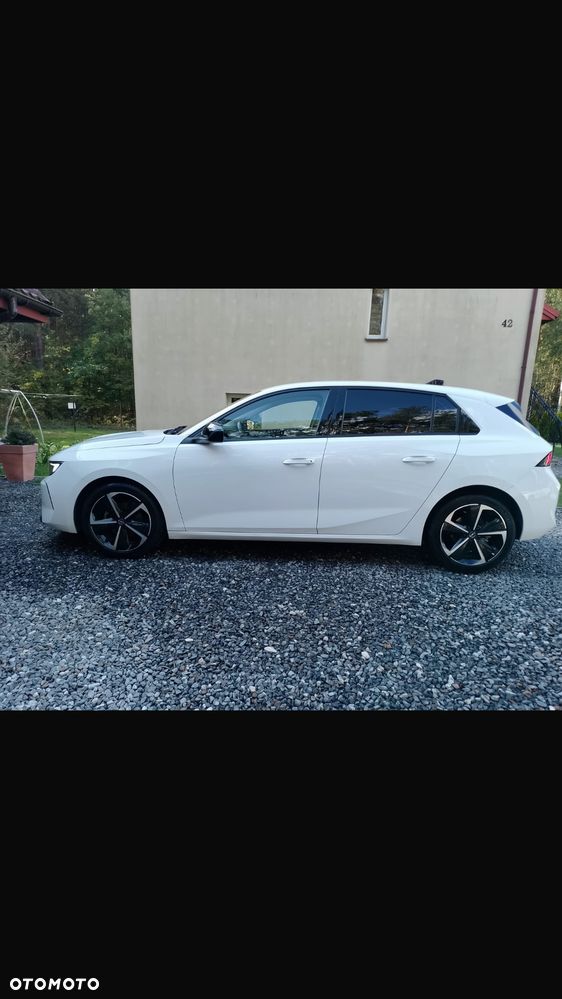 Opel Astra 1.2 Turbo Elegance - 2