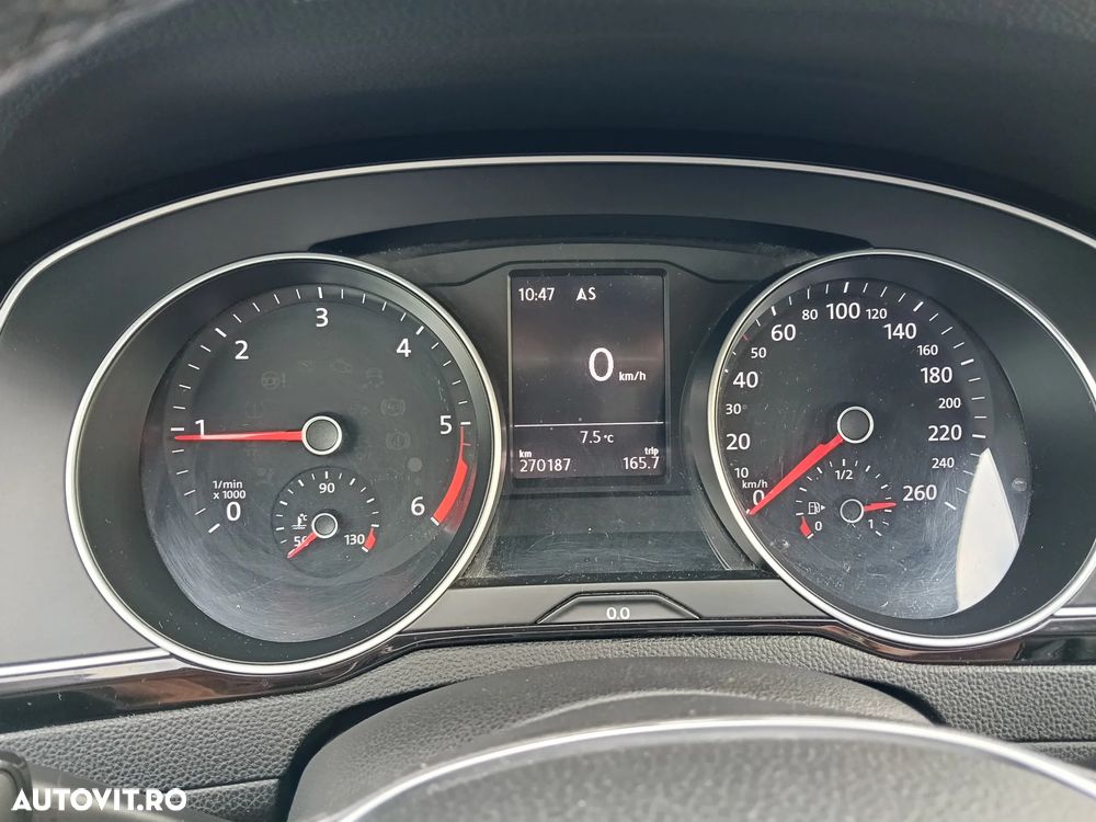 Volkswagen Passat - 5