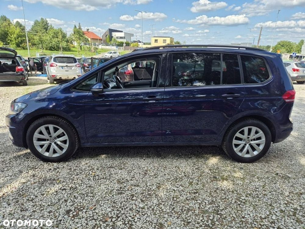 Volkswagen Touran - 14