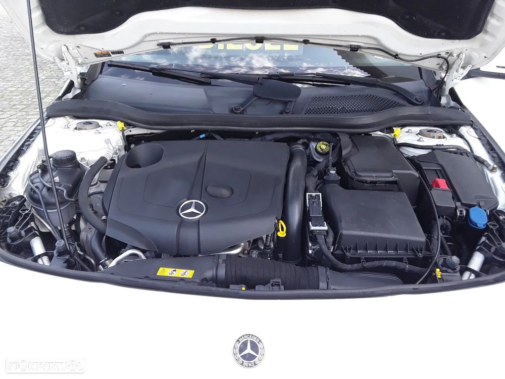 Mercedes-Benz CLA 200 d 7G-DCT UrbanStyle Edition - 29