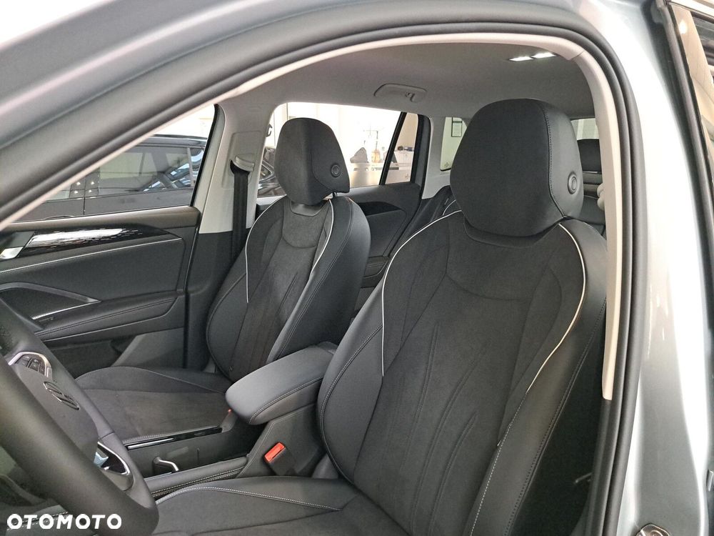 Volkswagen Tiguan - 11