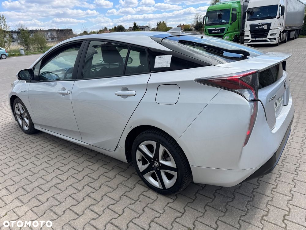 Toyota Prius - 3