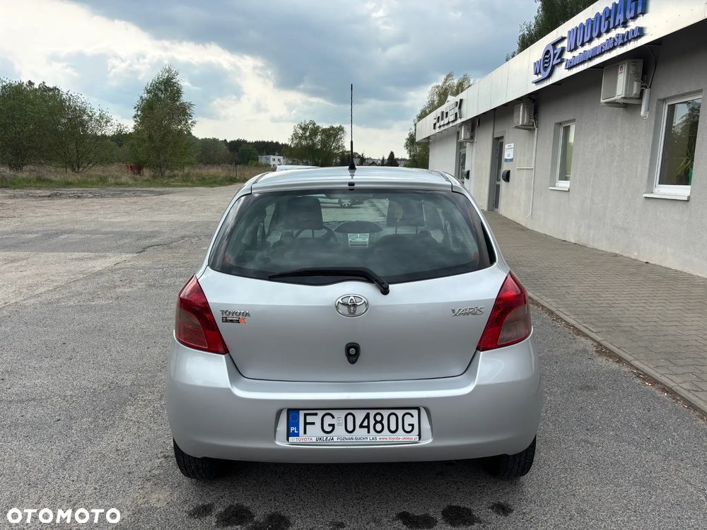 Toyota Yaris 1.3 Luna A/C - 4