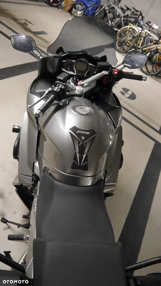 Yamaha FJR - 9