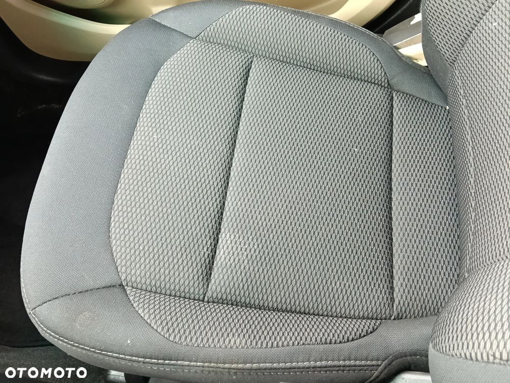 Ford Explorer - 23