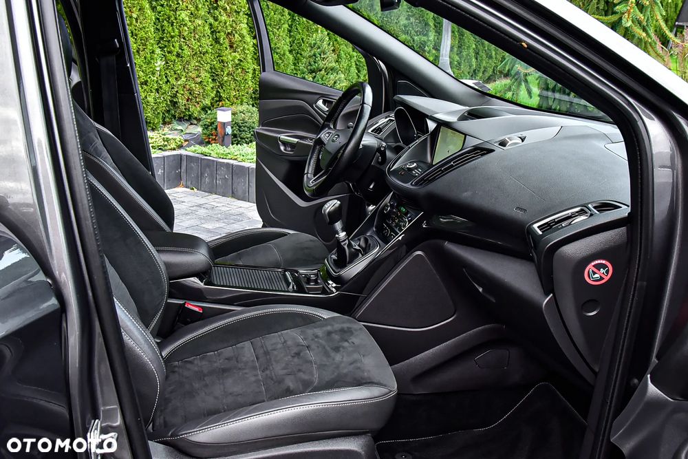 Ford Kuga 2.0 TDCi 4x4 ST-Line - 18