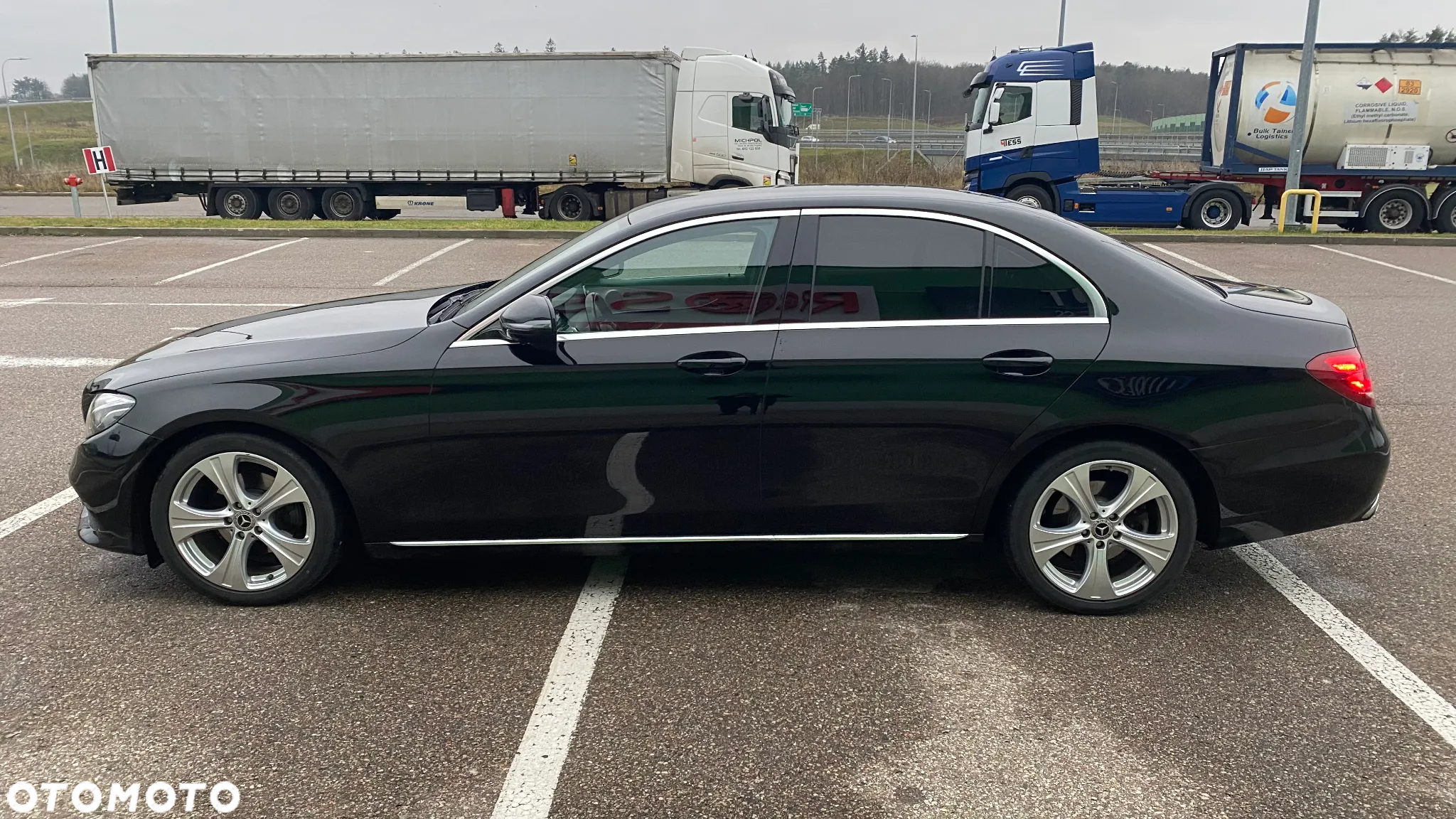 Mercedes-Benz Klasa E 220 d 9G-TRONIC - 3