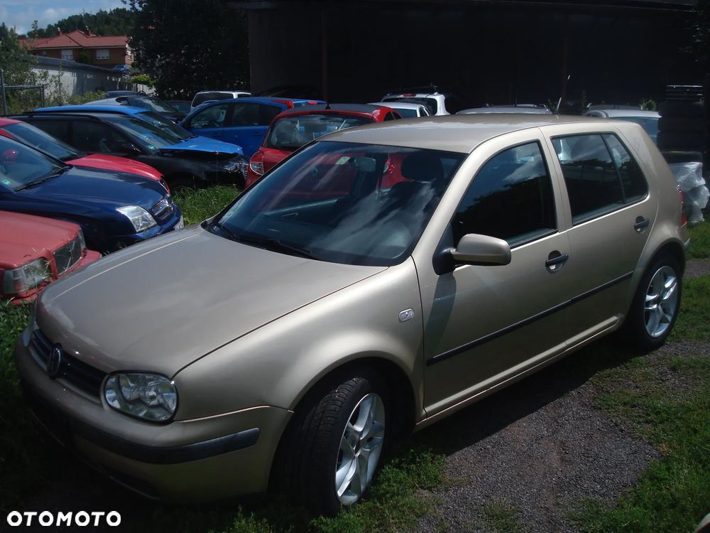 Volkswagen Golf - 10