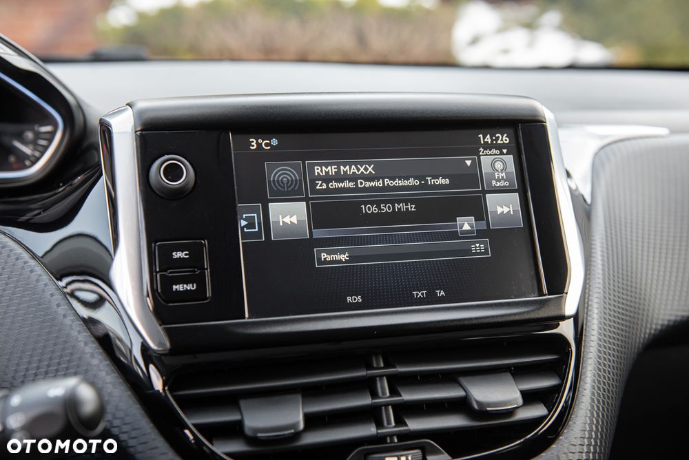 Peugeot 2008 1.6 BlueHDi Allure S&S - 19