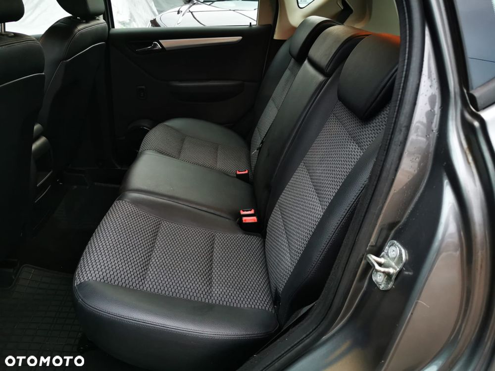 Mercedes-Benz Klasa A 160 BlueEFFICIENCY Avantgarde Special Edition - 8