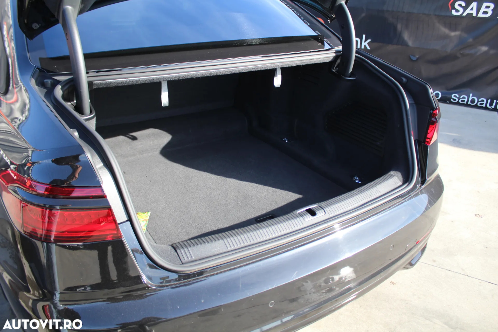 Audi A8 55 TFSI quattro Tiptronic MHEV - 23