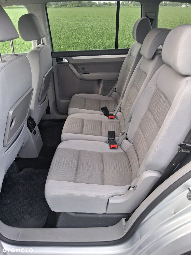 Volkswagen Touran 2.0 TDI DPF Highline - 6