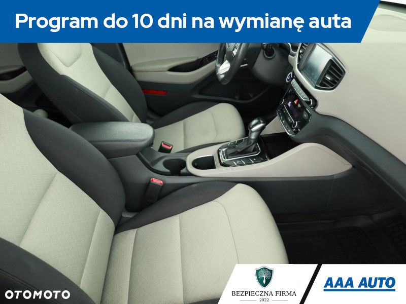 Hyundai IONIQ - 8