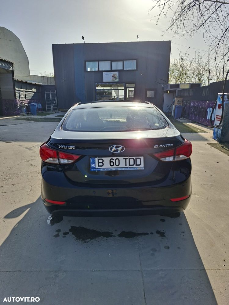 Hyundai Elantra 1.6 MPi Exclusive - 8